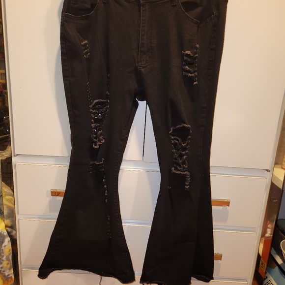 Women's black boutique XL short very distressed bell bottoms - Picture 2 of 6